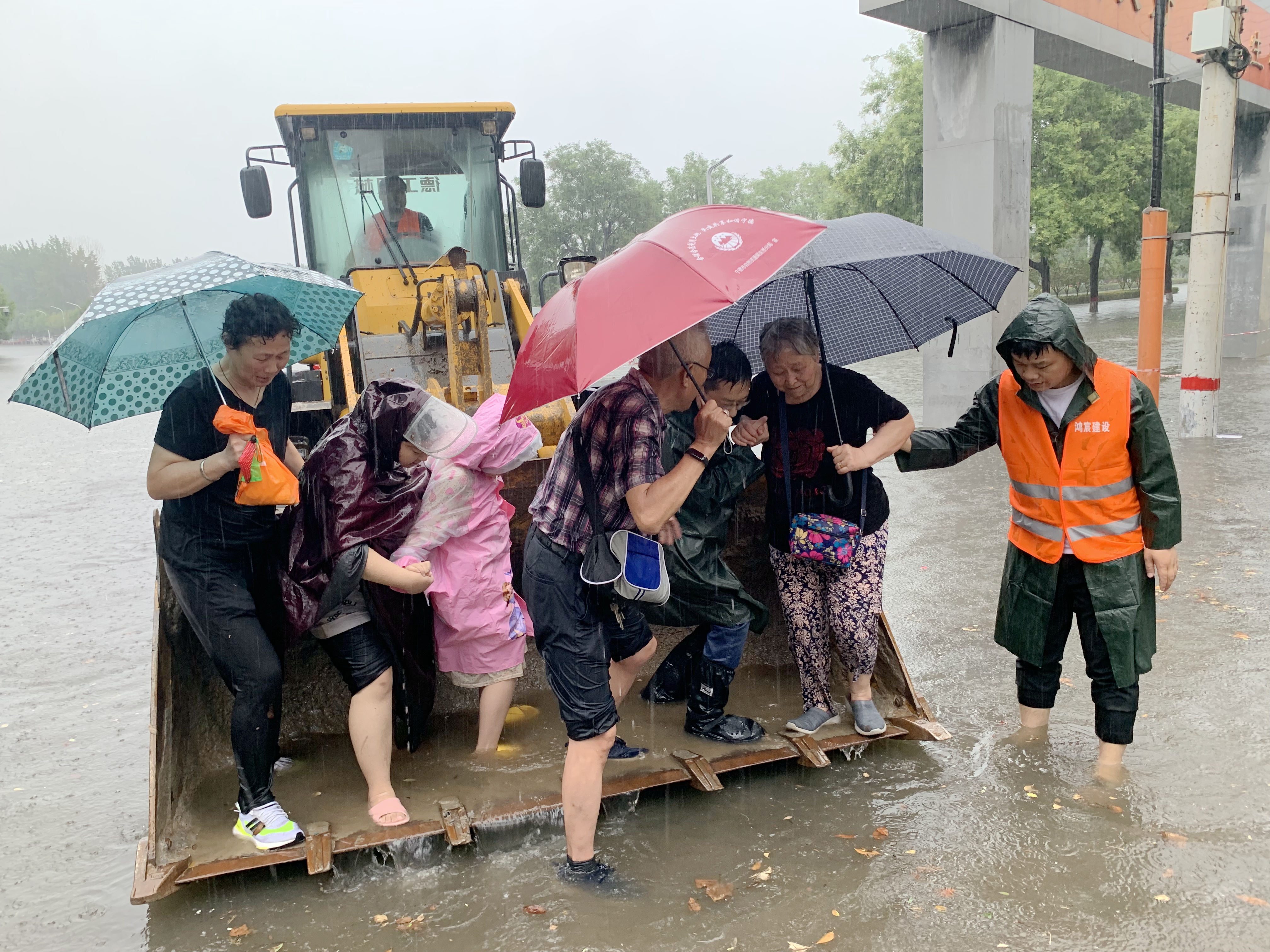 【聞汛而動】抗洪搶險|河南鴻宸在行動！